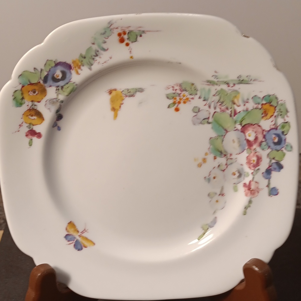Royal Crown Bread/Dessert Plate